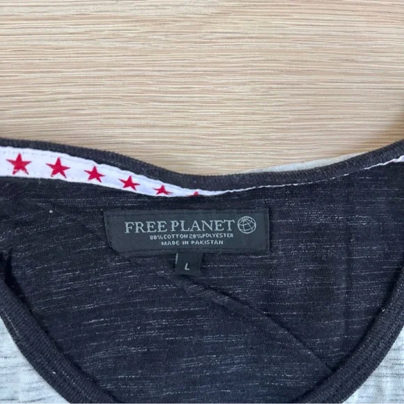 FREE PLANET - MENS - SLEEVELESS TANK TOP - SIZE LARGE - Picture 3 of 6